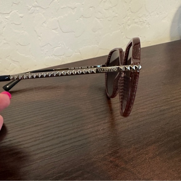 Valentino Sunglasses Women's Striped‎ Red Black Gradient Grey 57mm - Picture 7 of 9